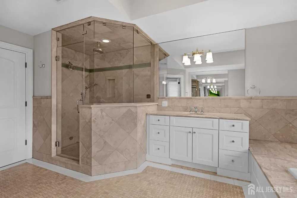 1355 NE Abbott Boulevard Fort Lee, NJ 07024