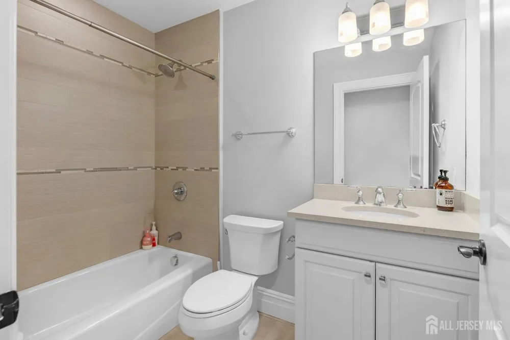 1355 NE Abbott Boulevard Fort Lee, NJ 07024