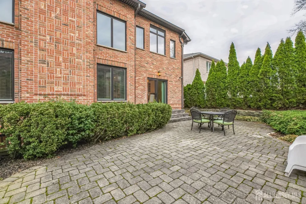 1355 NE Abbott Boulevard Fort Lee, NJ 07024