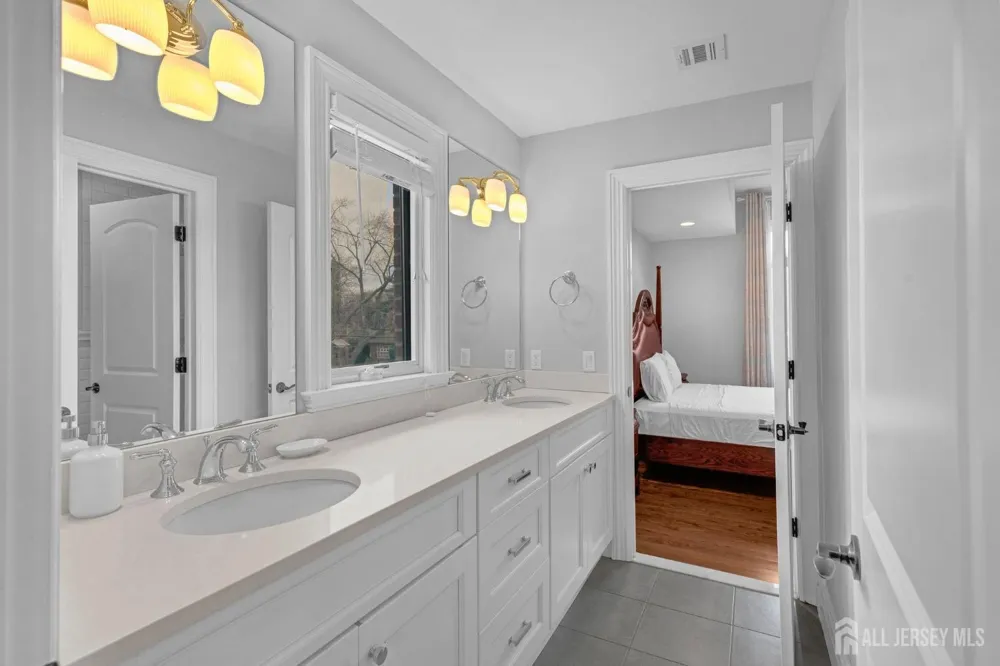 1355 NE Abbott Boulevard Fort Lee, NJ 07024