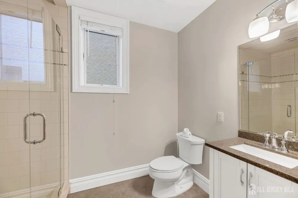 1355 NE Abbott Boulevard Fort Lee, NJ 07024