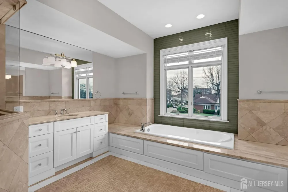 1355 NE Abbott Boulevard Fort Lee, NJ 07024
