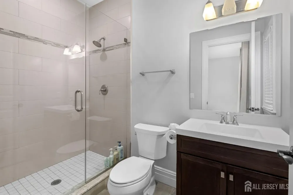 1355 NE Abbott Boulevard Fort Lee, NJ 07024