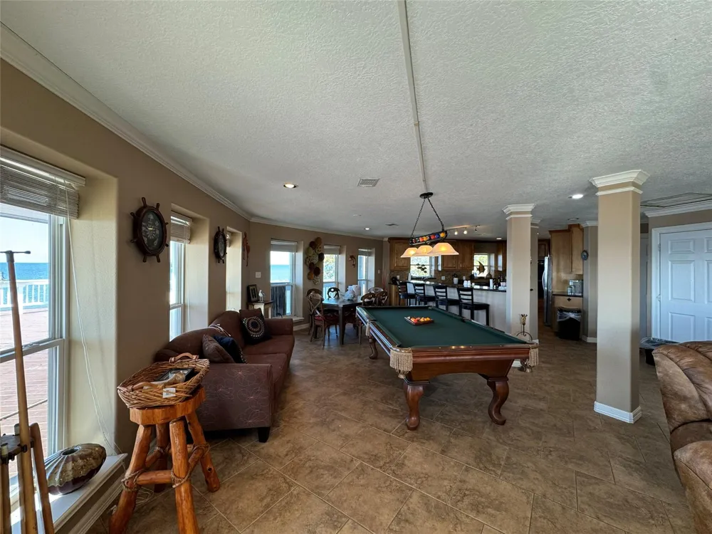 128 White Heron Drive Anahuac, TX 77514