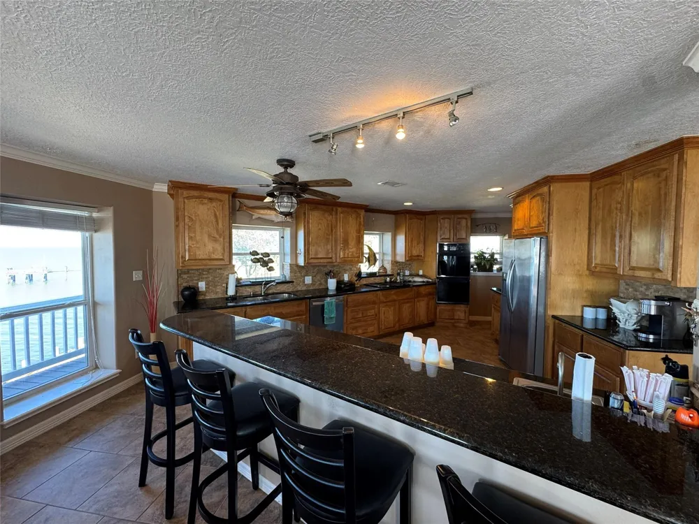 128 White Heron Drive Anahuac, TX 77514