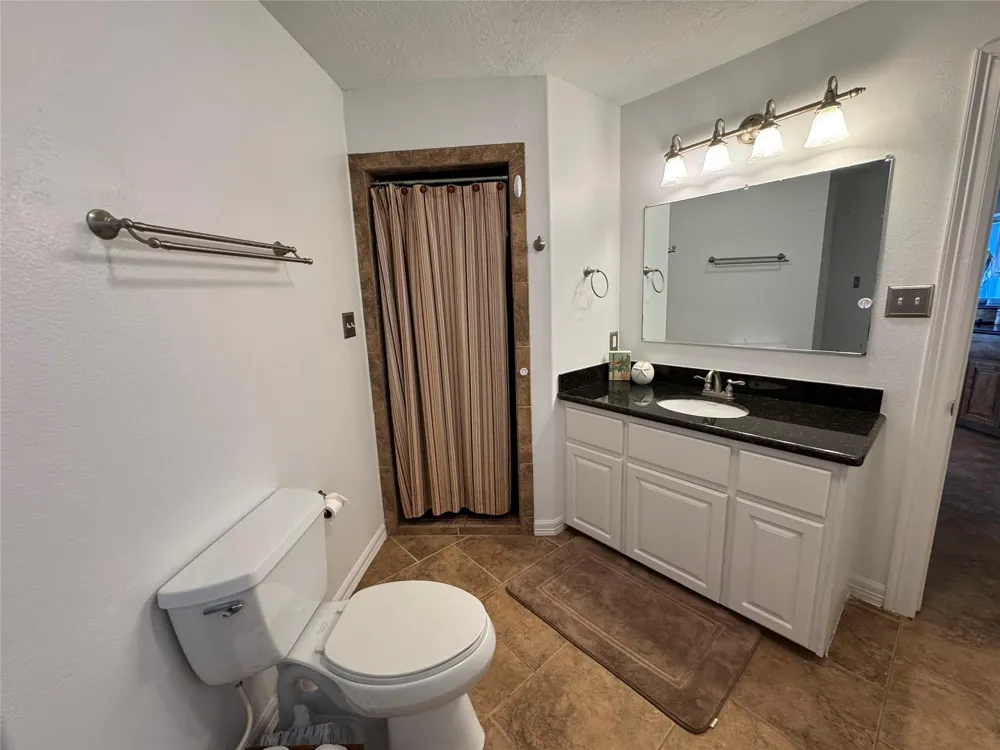 128 White Heron Drive Anahuac, TX 77514