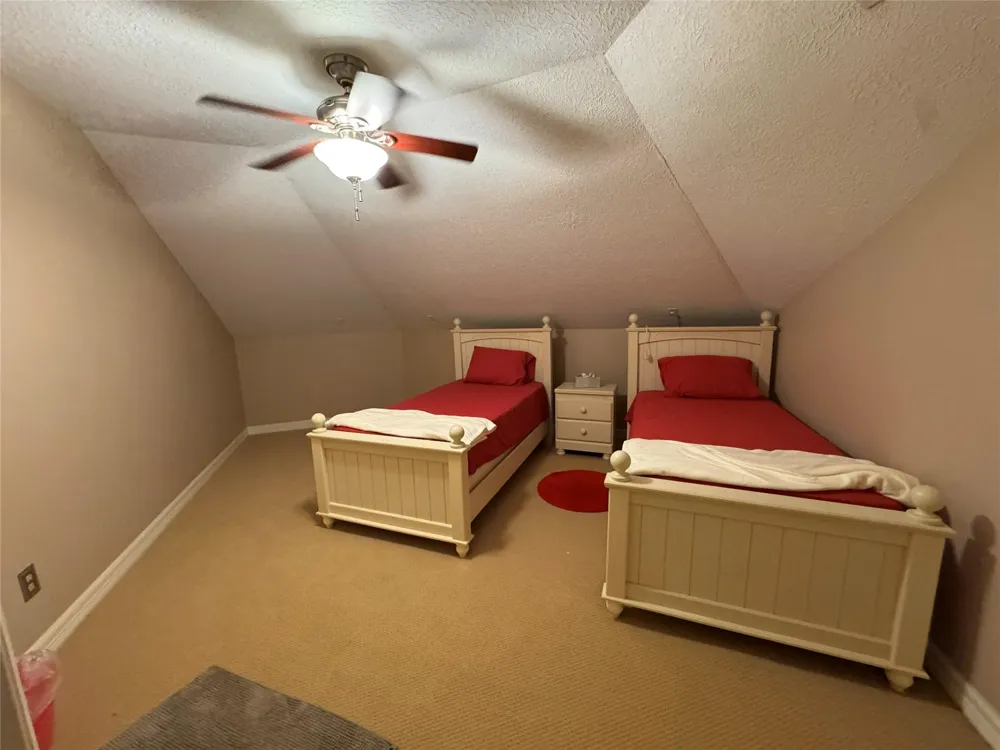 128 White Heron Drive Anahuac, TX 77514