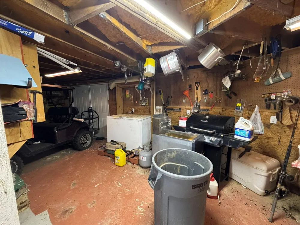 128 White Heron Drive Anahuac, TX 77514