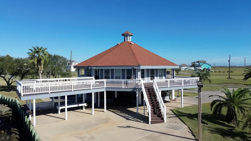 128 White Heron Drive Anahuac, TX 77514