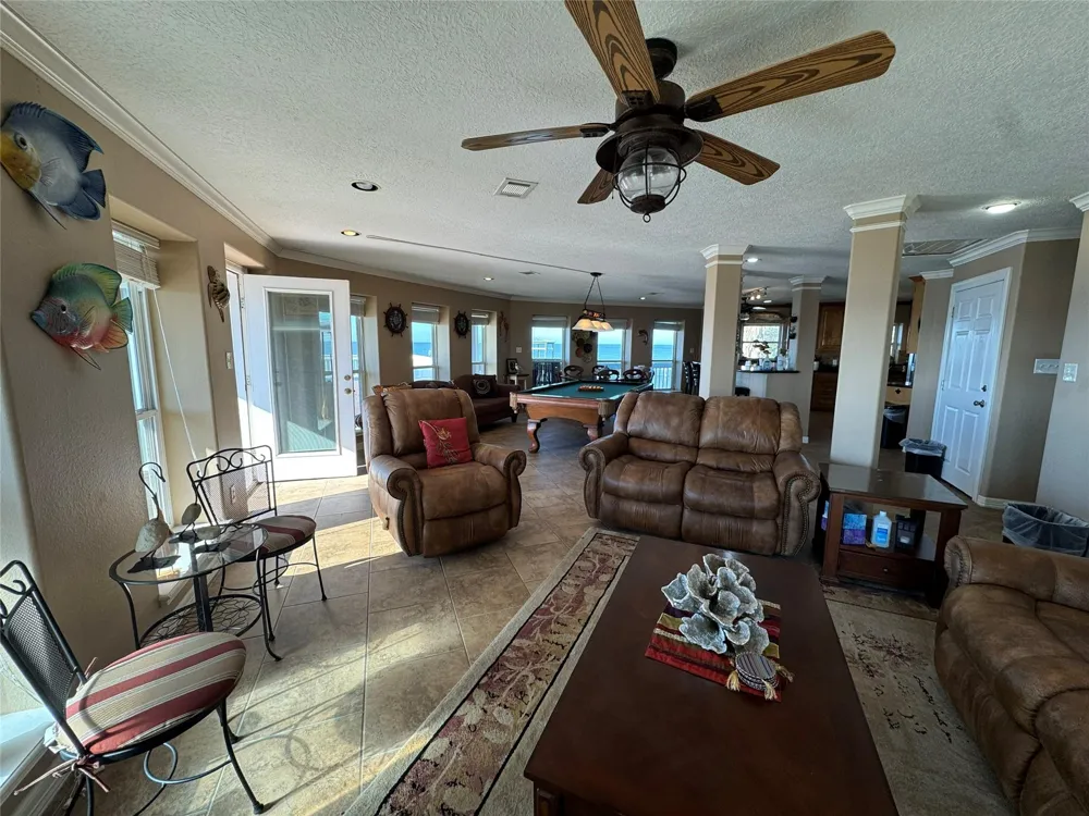 128 White Heron Drive Anahuac, TX 77514