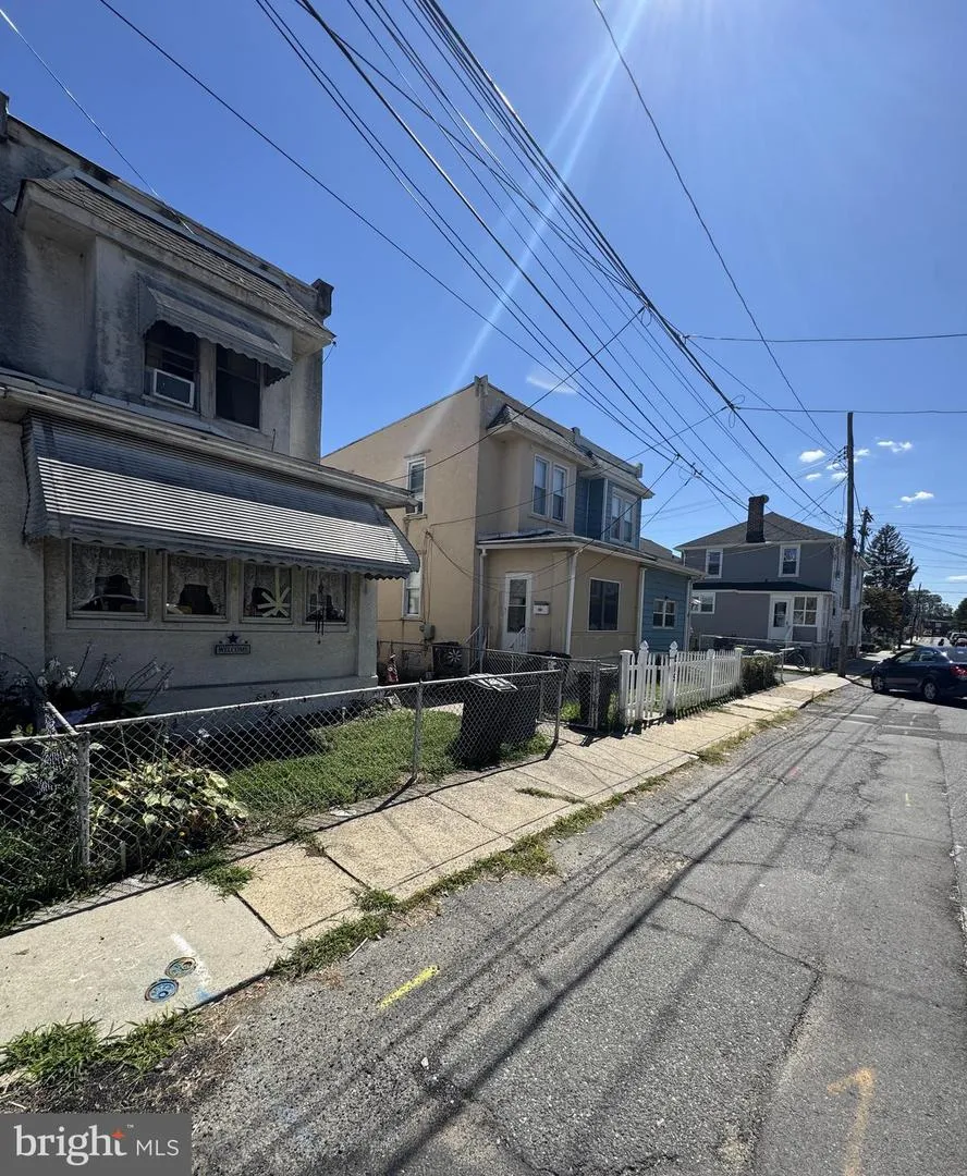 217 HARVEY AVENUE Marcus Hook, PA 19061