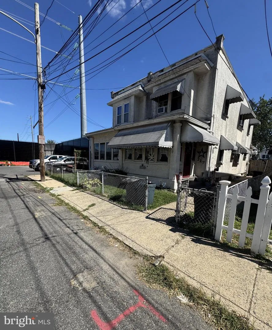 217 HARVEY AVENUE Marcus Hook, PA 19061