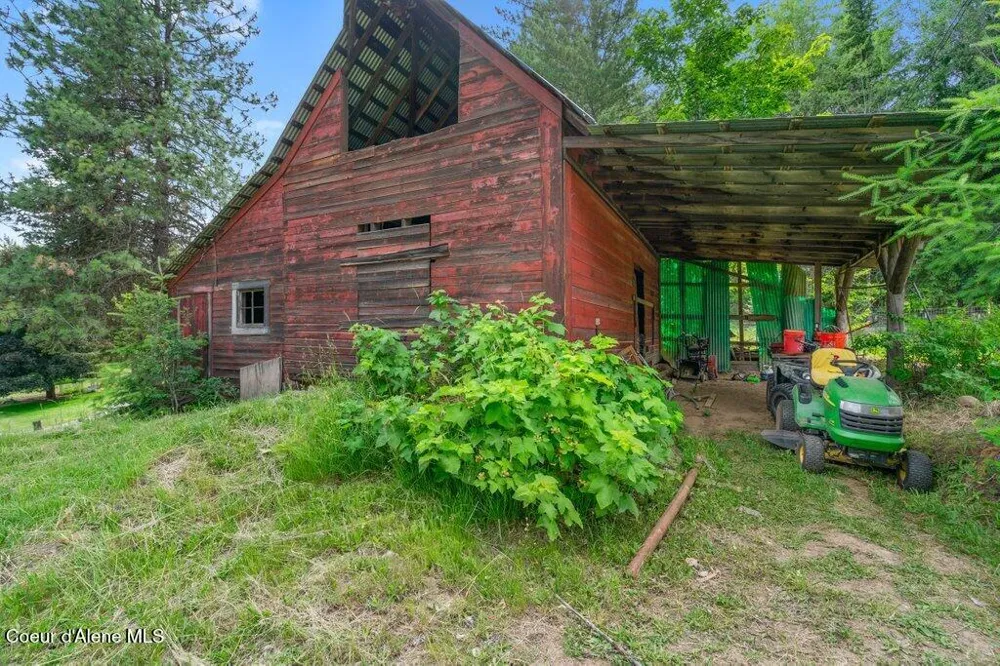 140 Wright Road Kingston, ID 83839