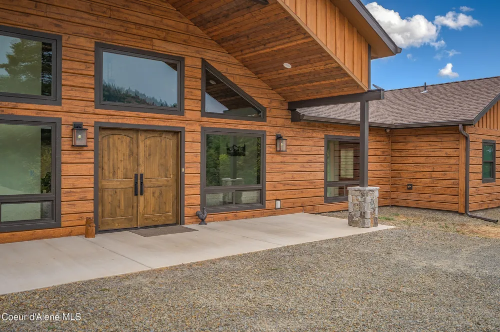 26706 S WILLOW CREEK ROAD Medimont, ID 83842