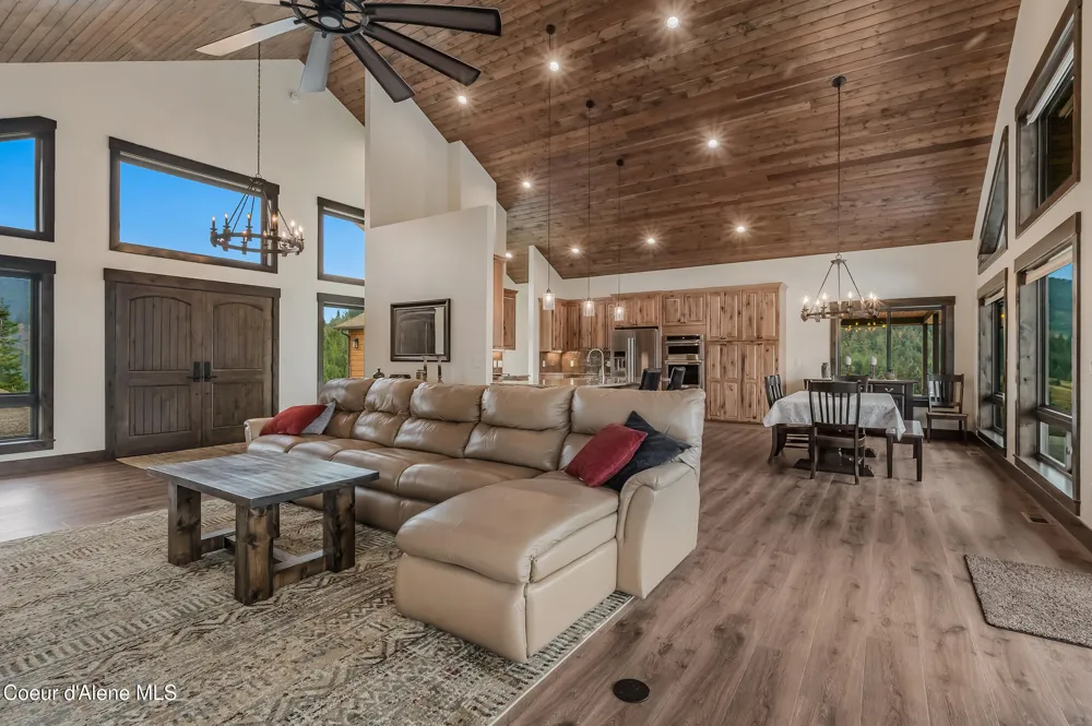 26706 S WILLOW CREEK ROAD Medimont, ID 83842