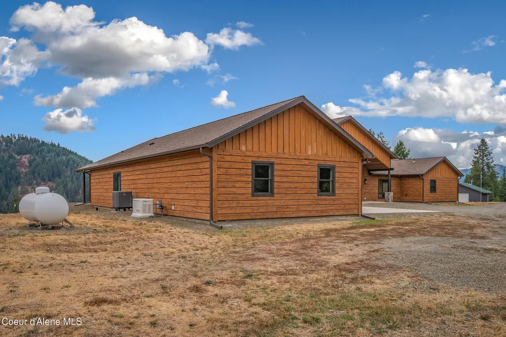 26706 S WILLOW CREEK ROAD Medimont, ID 83842