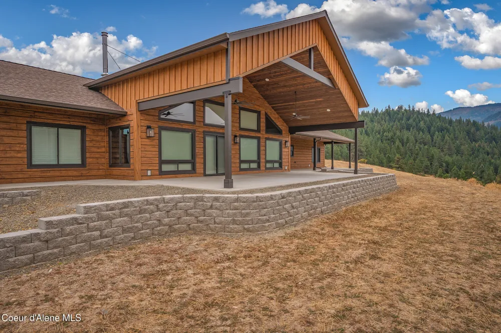 26706 S WILLOW CREEK ROAD Medimont, ID 83842