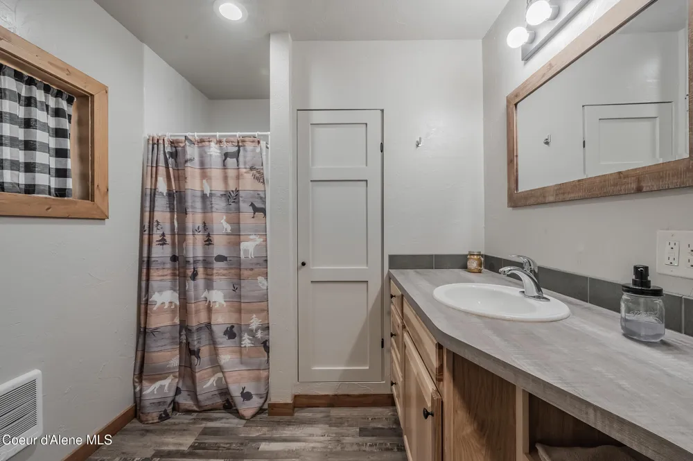 26706 S WILLOW CREEK ROAD Medimont, ID 83842