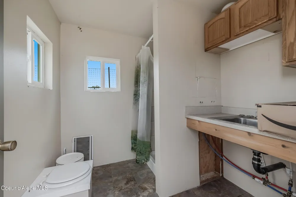 26706 S WILLOW CREEK ROAD Medimont, ID 83842