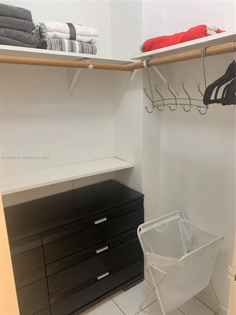 100 Lincoln Rd #805 Miami Beach, FL 33139