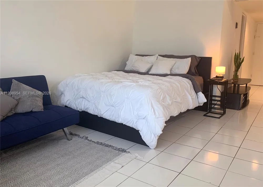 100 Lincoln Rd #805 Miami Beach, FL 33139