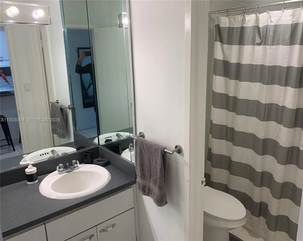 100 Lincoln Rd #805 Miami Beach, FL 33139