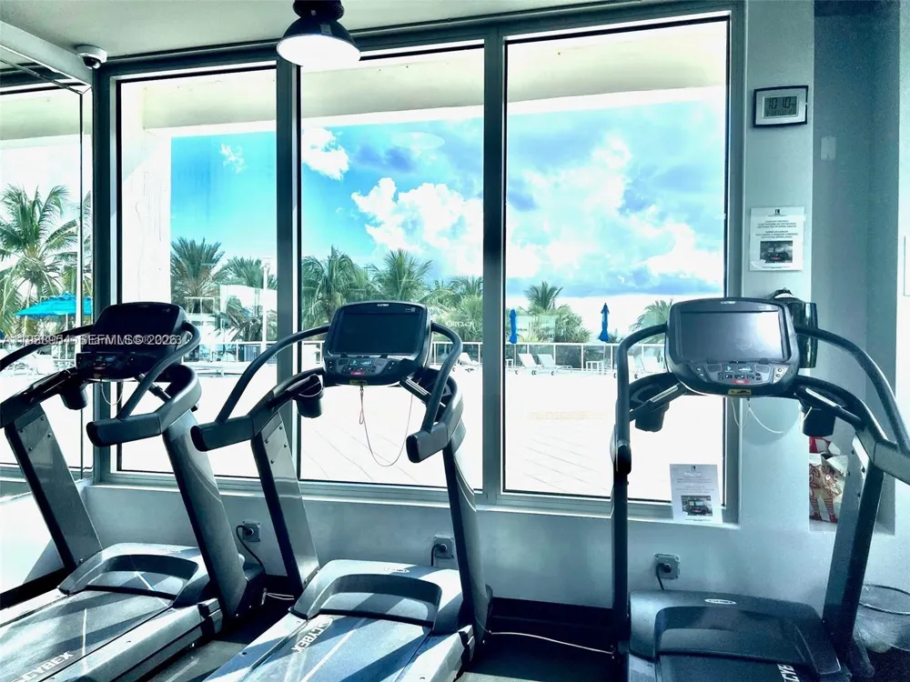 100 Lincoln Rd #805 Miami Beach, FL 33139