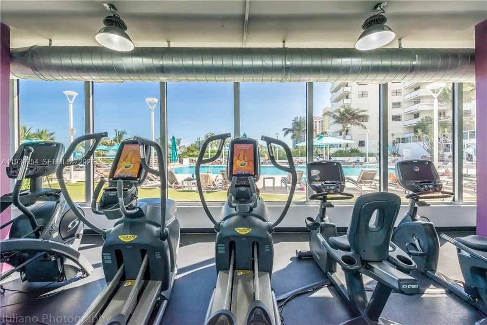 100 Lincoln Rd #805 Miami Beach, FL 33139