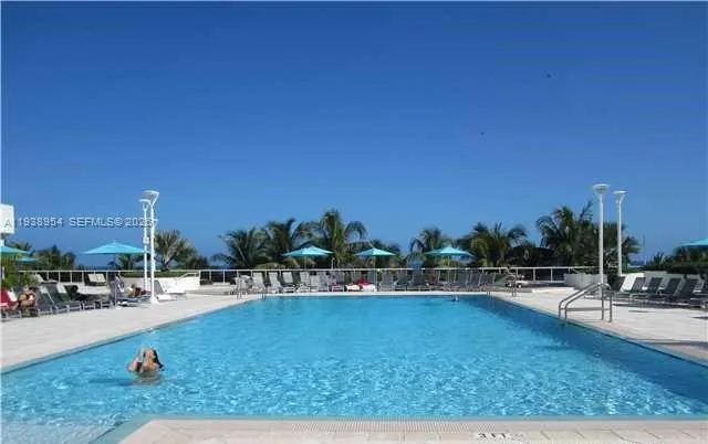 100 Lincoln Rd #805 Miami Beach, FL 33139