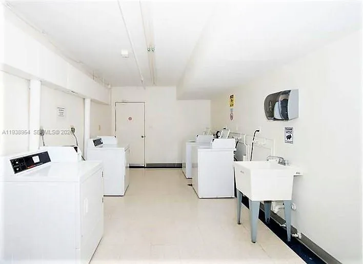 100 Lincoln Rd #805 Miami Beach, FL 33139