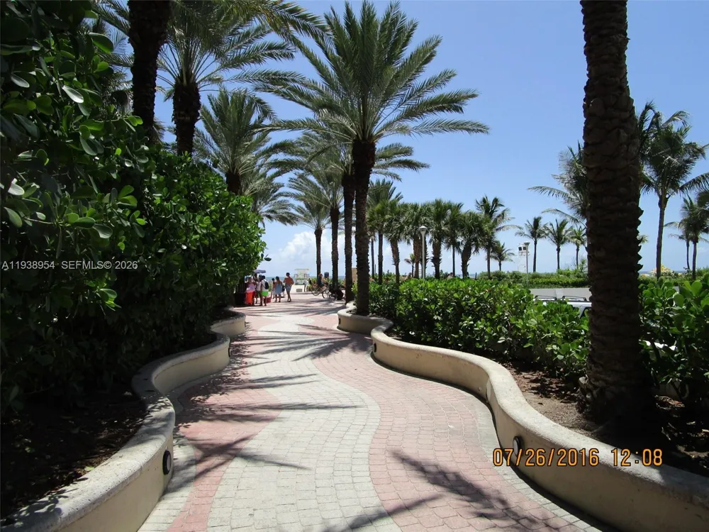 100 Lincoln Rd #805 Miami Beach, FL 33139