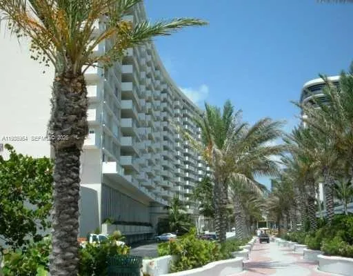 100 Lincoln Rd #805 Miami Beach, FL 33139