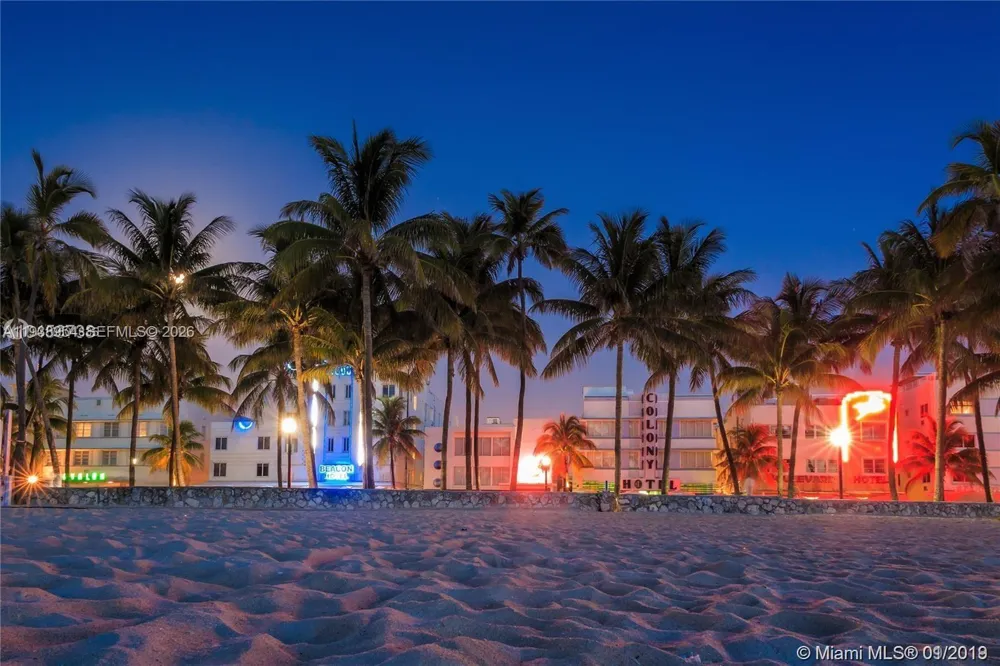 100 Lincoln Rd #805 Miami Beach, FL 33139