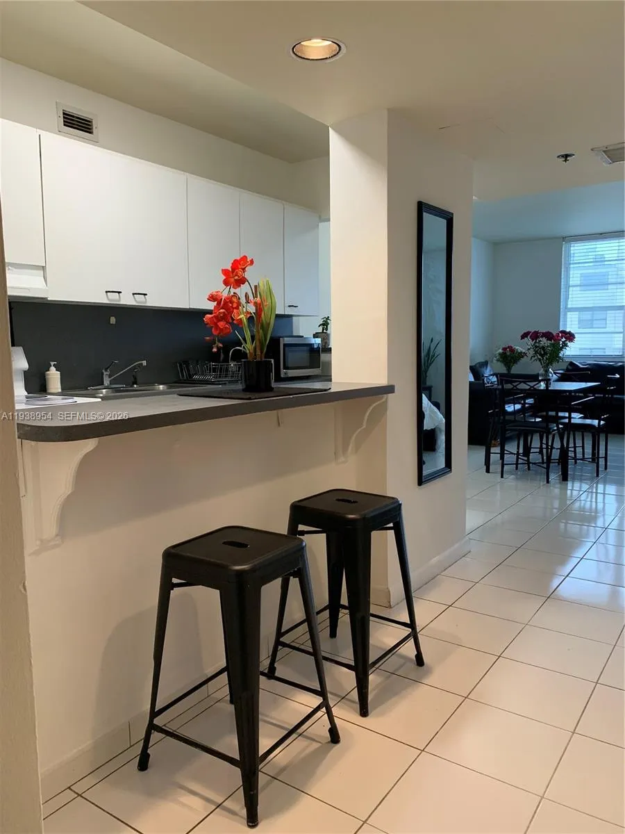 100 Lincoln Rd #805 Miami Beach, FL 33139