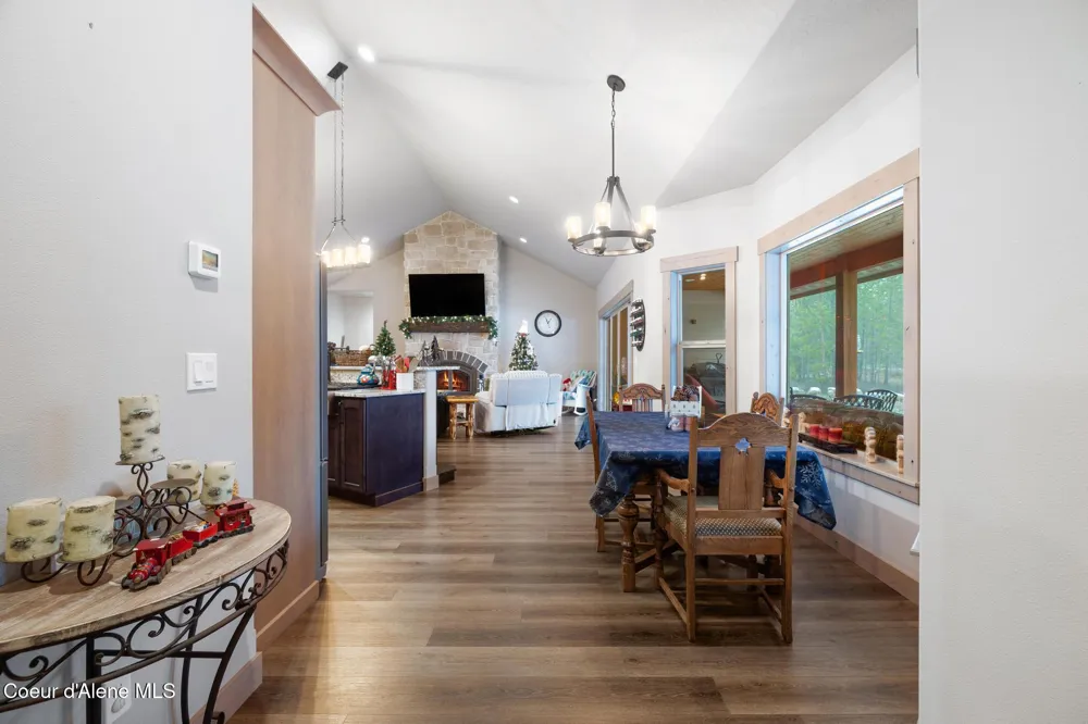 1829 W Smoke Tree Avenue Athol, ID 83801