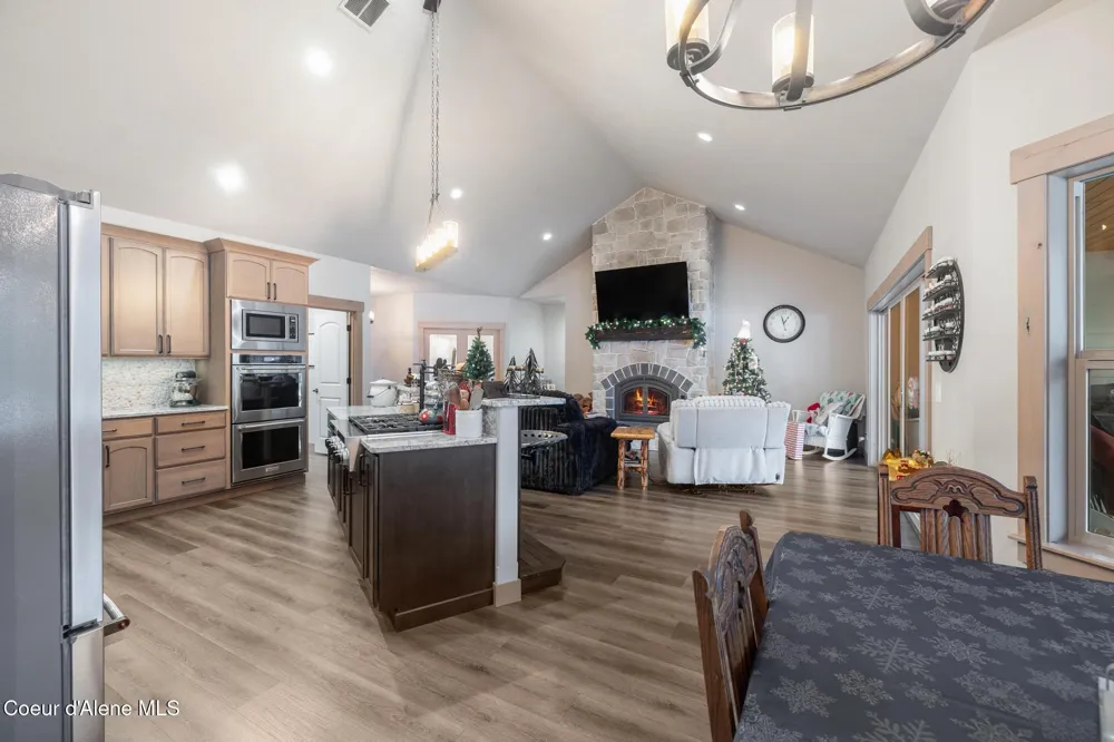 1829 W Smoke Tree Avenue Athol, ID 83801