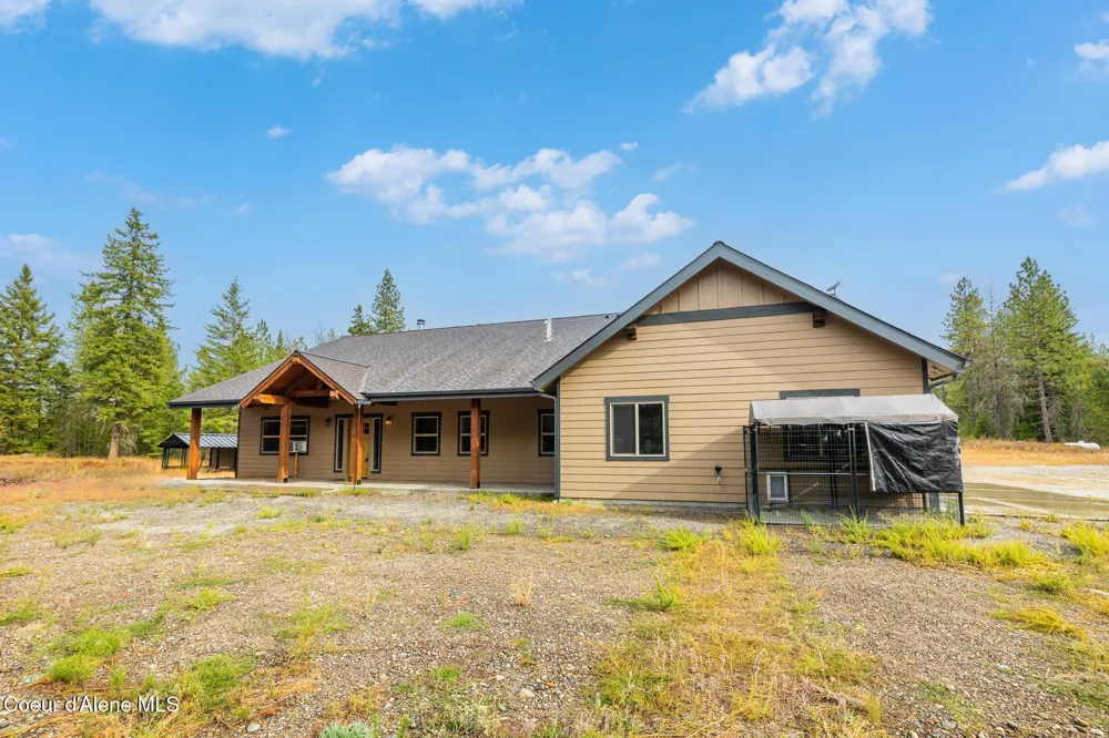 1829 W Smoke Tree Avenue Athol, ID 83801