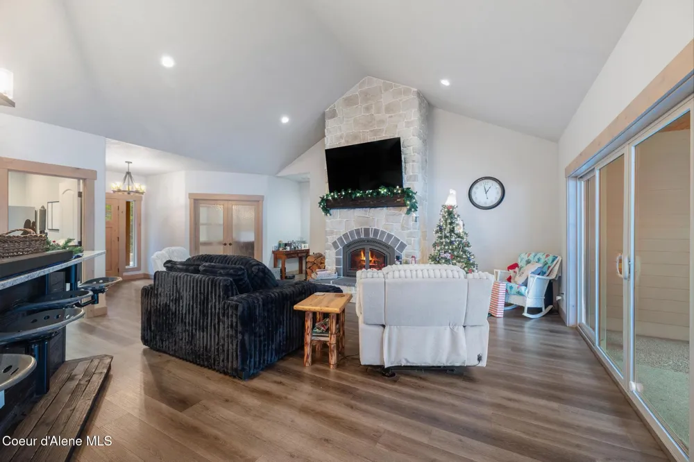 1829 W Smoke Tree Avenue Athol, ID 83801