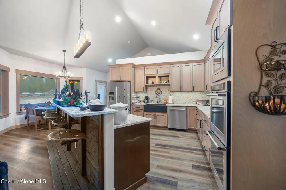 1829 W Smoke Tree Avenue Athol, ID 83801