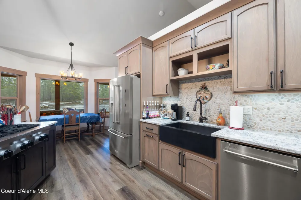 1829 W Smoke Tree Avenue Athol, ID 83801