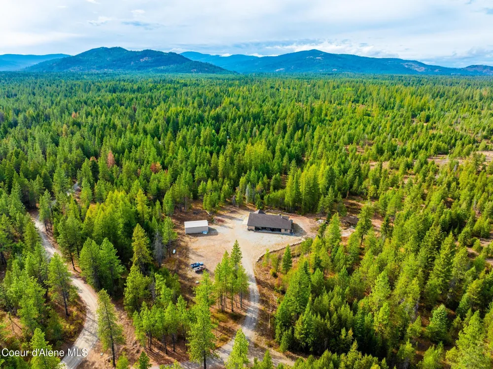 1829 W Smoke Tree Avenue Athol, ID 83801