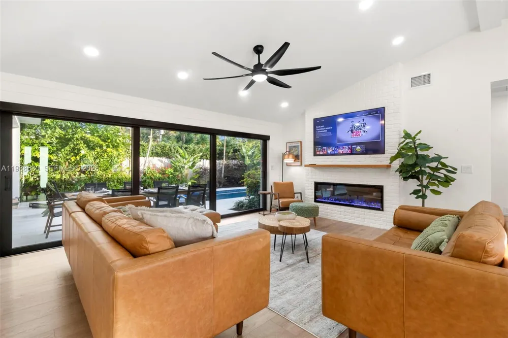 3540 NE 28th Ave Lighthouse Point, FL 33064