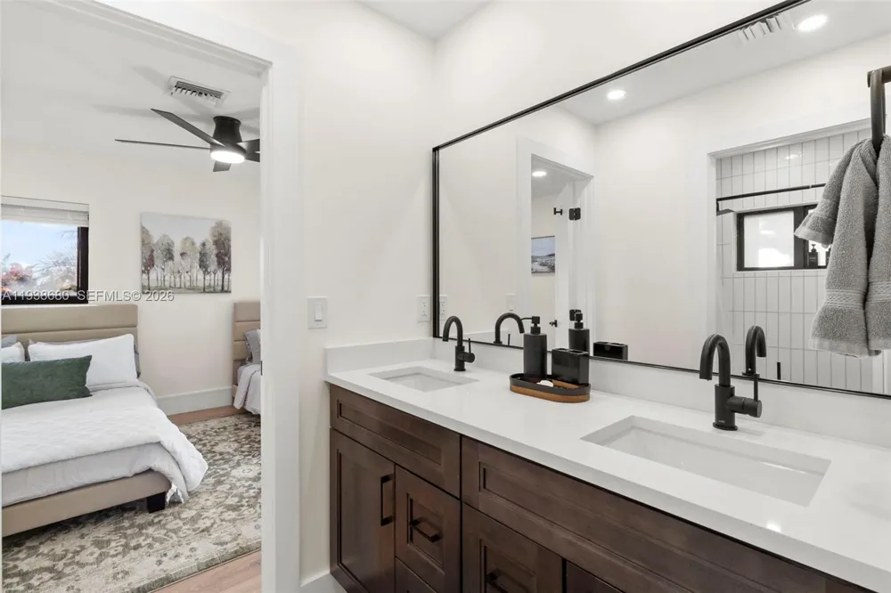 3540 NE 28th Ave Lighthouse Point, FL 33064