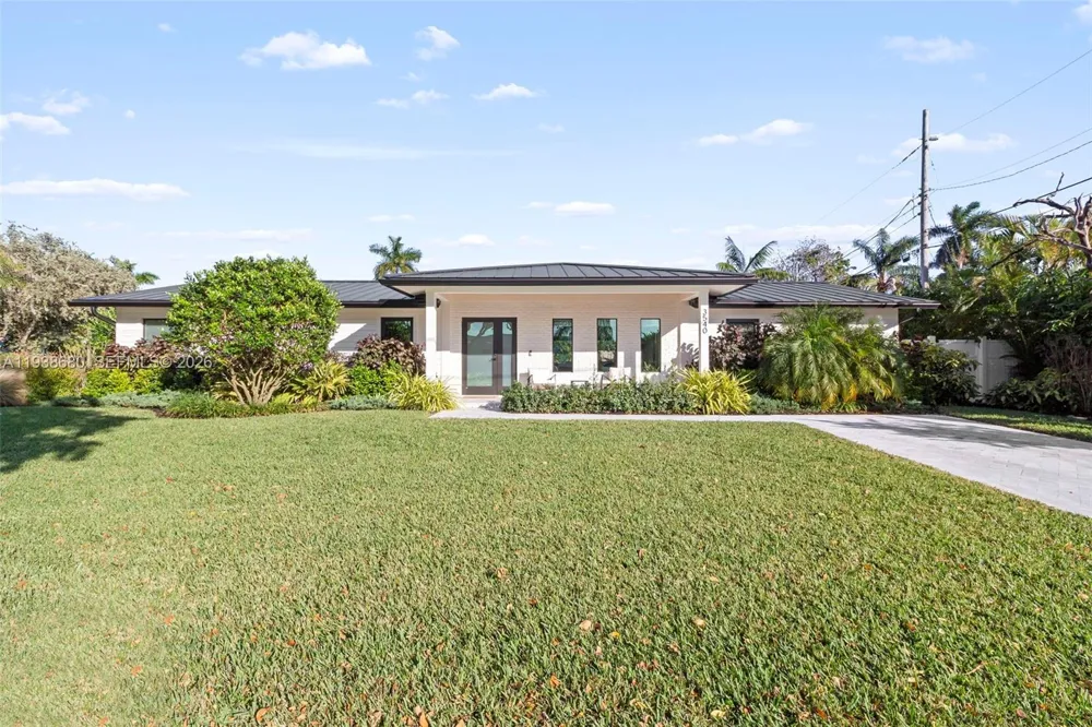 3540 NE 28th Ave Lighthouse Point, FL 33064