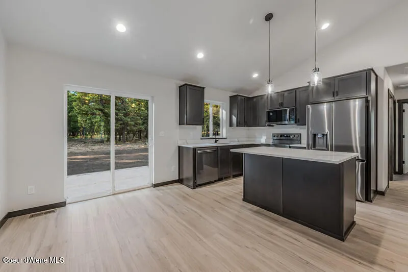 9490 Sunnyside Road Sandpoint, ID 83864