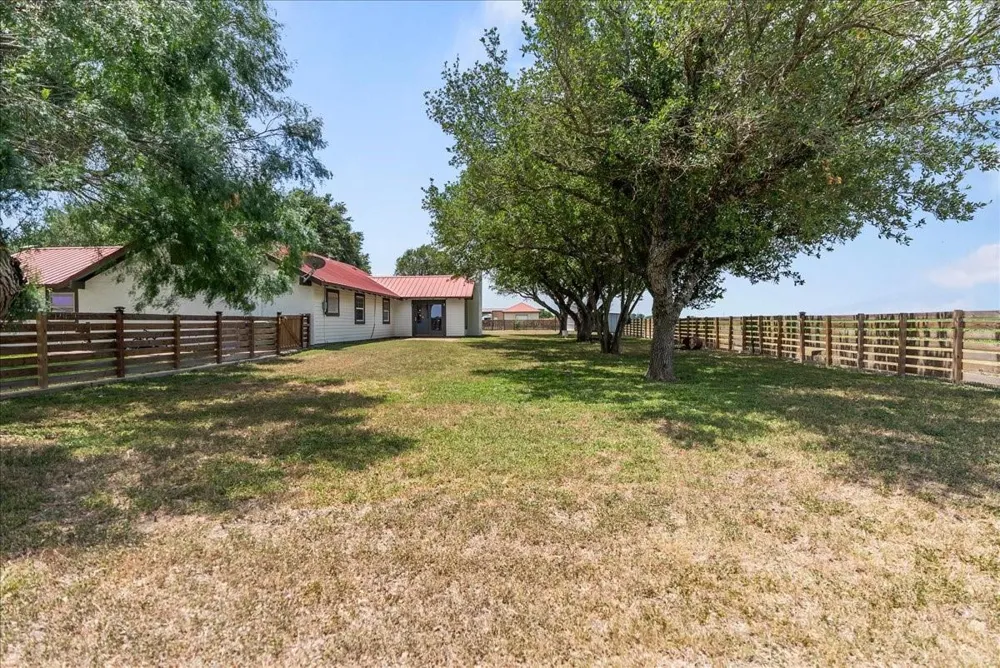 9795 County Road 2249 Sinton, TX 78387