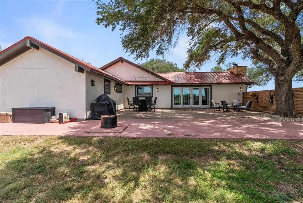 9795 County Road 2249 Sinton, TX 78387