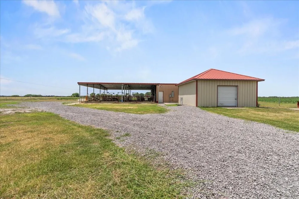 9795 County Road 2249 Sinton, TX 78387