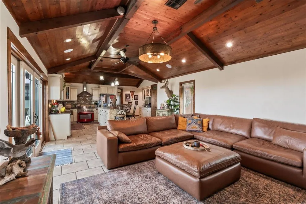 9795 County Road 2249 Sinton, TX 78387