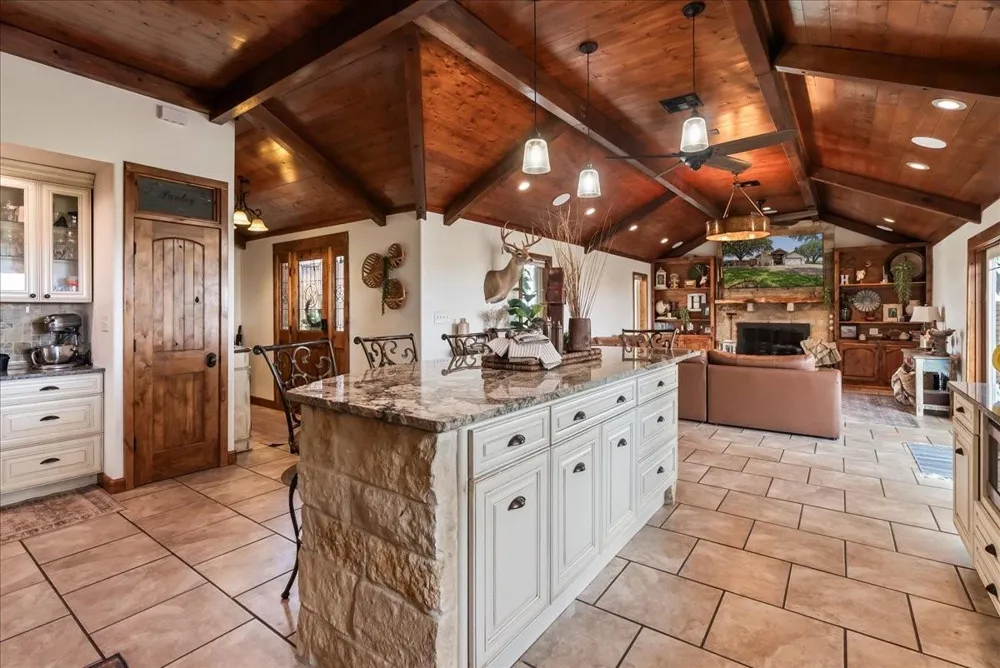 9795 County Road 2249 Sinton, TX 78387